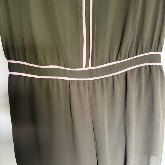 Modcloth‎ Chiffon Olive Green Pink Short Sleeve Jumpsuit Size Medium - Picture 4 of 15